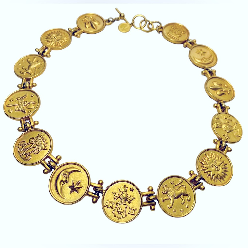 ANNE KLEIN Couture Fleur de Lis Lion Crest medallion necklace vintage matte gold